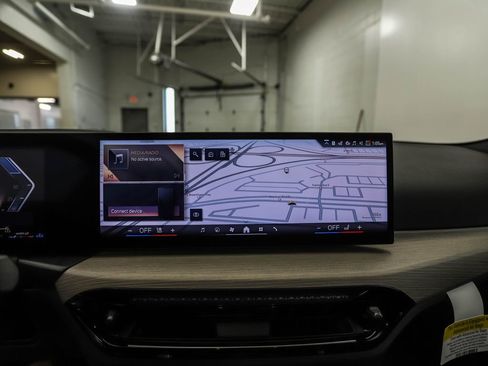 Used 2025 BMW 330i xDrive Sedan w/ Premium Package image 12