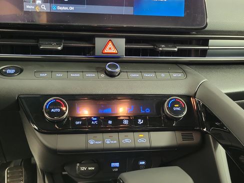 New 2025 Hyundai Elantra SEL image 16