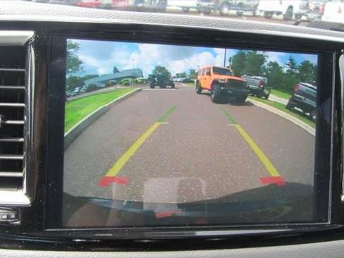Certified 2025 Chrysler Pacifica Select FWD image 24