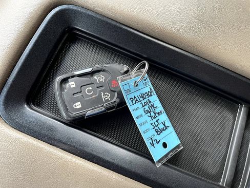 Used 2018 GMC Yukon SLT w/ Premium Edition AWD/4WD image 20