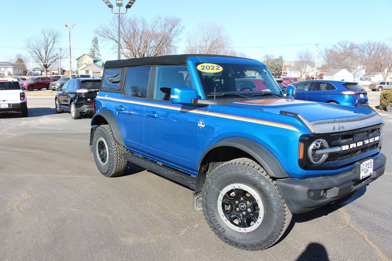 Used 2022 Ford Bronco Outer Banks w/ Sasquatch Package AWD/4WD image 3