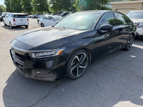 Used 2019 Honda Accord Sport image 3