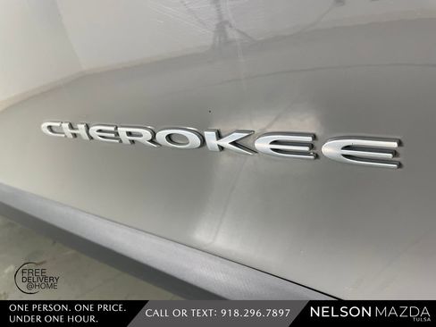 Used 2021 Jeep Cherokee Latitude Lux w/ Sun & Sound Group image 15