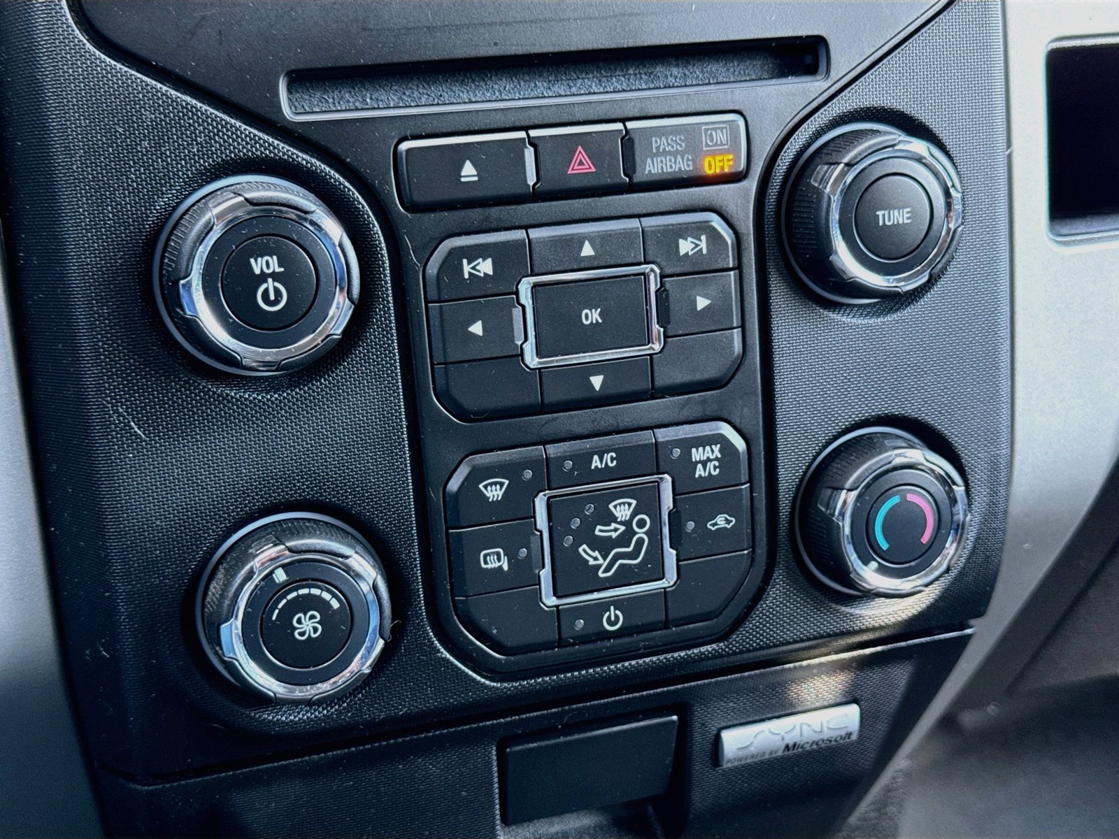 Used 2014 Ford F150 XLT w/ XLT Chrome Package AWD/4WD image 19
