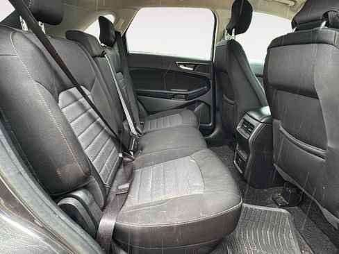 Used 2019 Ford Edge SE FWD image 25