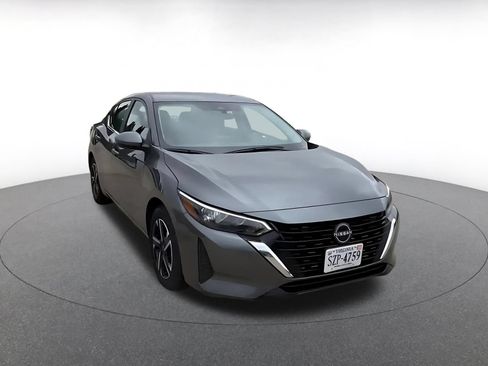 Used 2025 Nissan Sentra SV FWD image 3