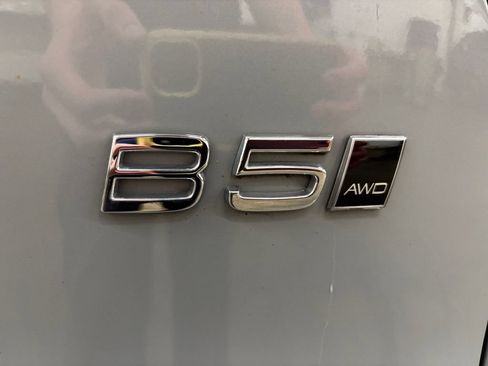 Certified 2024 Volvo XC40 B5 Plus w/ Climate Package AWD/4WD image 30