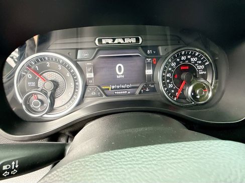 Used 2019 RAM 1500 Laramie AWD/4WD image 39