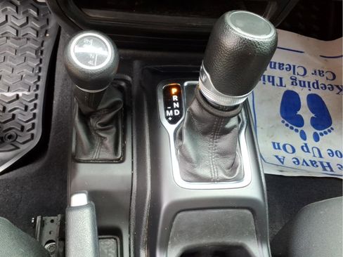 Used 2023 Jeep Wrangler Sport AWD/4WD image 20