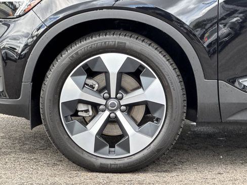 Used 2025 Volvo XC40 B5 Core w/ Protection Package Premier image 32