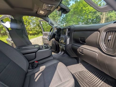 Used 2023 Chevrolet Silverado 1500 Custom AWD/4WD image 17