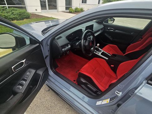 Used 2024 Honda Civic Type R image 4