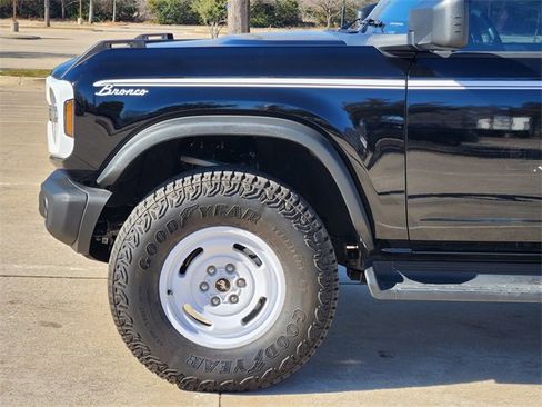 Used 2025 Ford Bronco Heritage Edition image 8