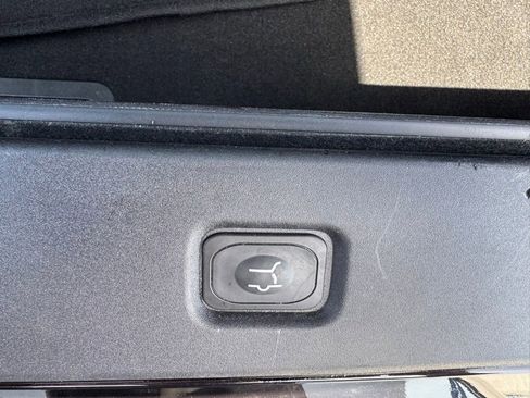 Used 2025 Ford Expedition Platinum image 8