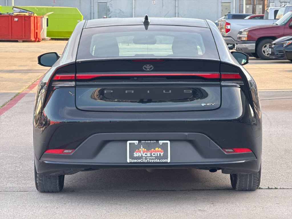 Certified 2025 Toyota Prius LE FWD image 5