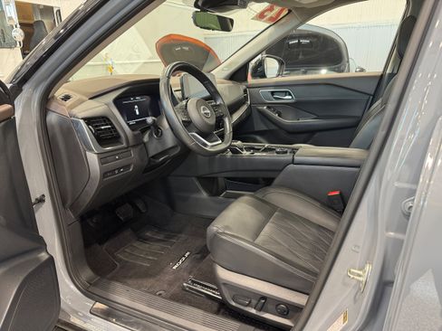 Used 2023 Nissan Rogue Platinum AWD/4WD image 15