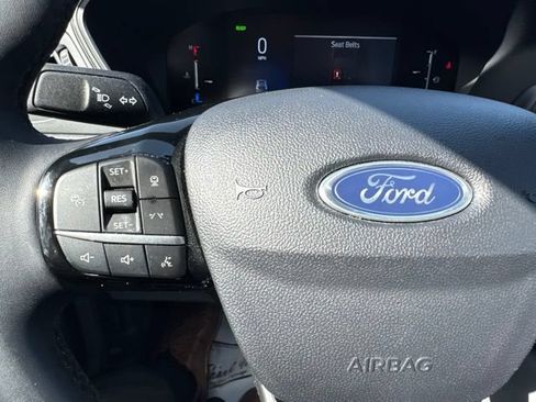 Certified 2025 Ford Escape SE FWD image 20