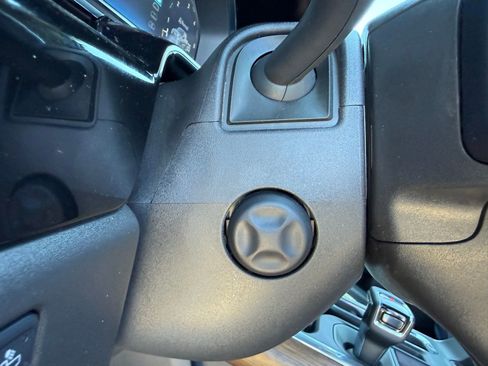 Used 2023 Chevrolet Silverado 1500 High Country w/ Technology Package image 19