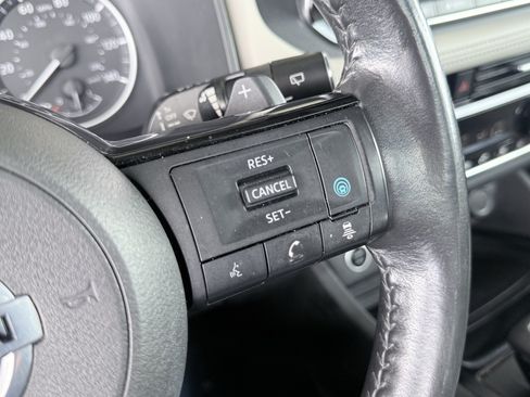 Used 2021 Nissan Rogue SV w/ Premium Package FWD image 48
