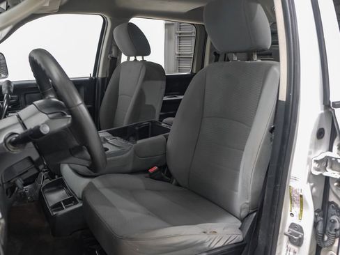 Used 2014 RAM 2500 Tradesman w/ Chrome Appearance Group image 29