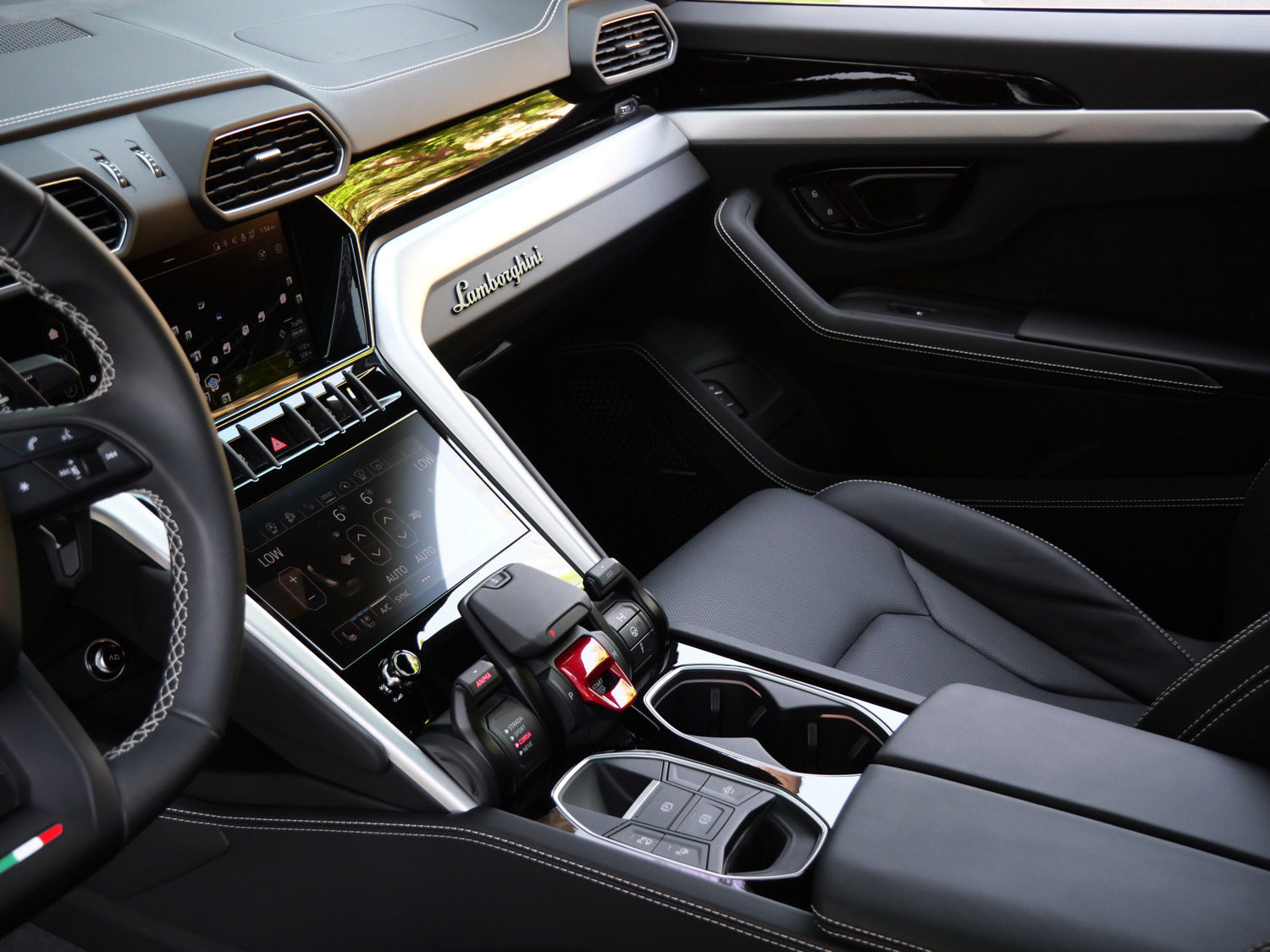 Used 2024 Lamborghini Urus S AWD/4WD image 16