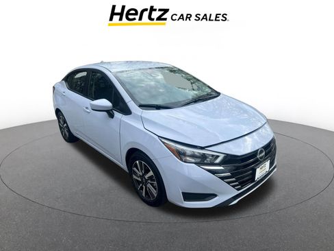 Used 2025 Nissan Versa SV image 1