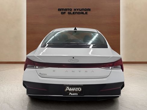 Used 2025 Hyundai Elantra SEL FWD image 4