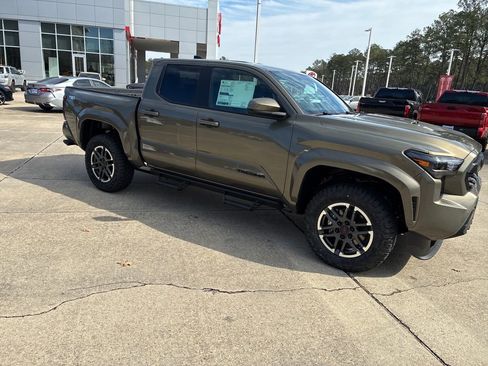 New 2026 Toyota Tacoma TRD Sport image 9