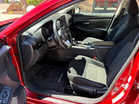 Used 2021 Nissan Sentra SV FWD image 4