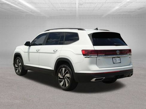 Used 2024 Volkswagen Atlas SE AWD/4WD image 6