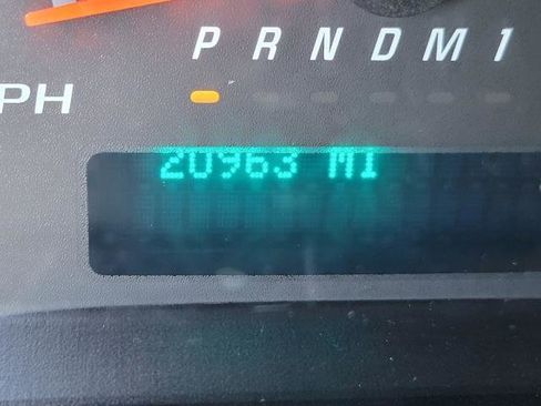 Used 2023 Chevrolet Express 2500 w/ Driver Convenience Package image 15