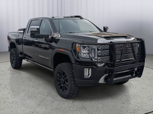 Used 2023 GMC Sierra 2500 Denali w/ Denali Black Diamond Edition AWD/4WD image 1