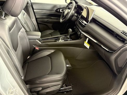New 2026 Jeep Compass Latitude AWD/4WD image 42