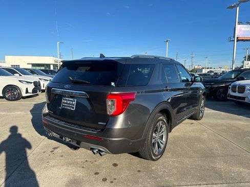 Used 2020 Ford Explorer Platinum w/ Premium Technology Package image 7