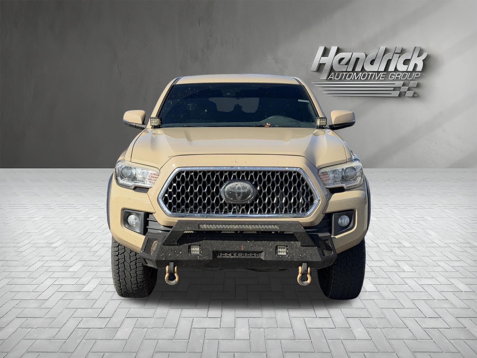 Used 2018 Toyota Tacoma TRD Off-Road AWD/4WD image 3