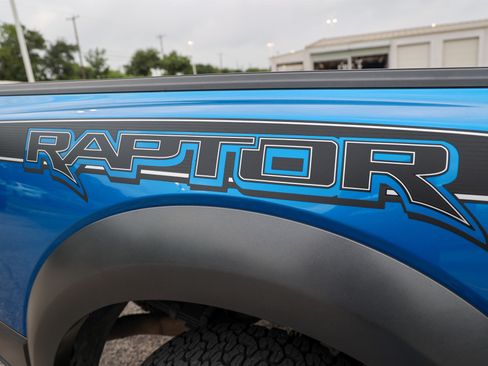 Used 2019 Ford F150 Raptor w/ Equipment Group 802A Luxury AWD/4WD image 11