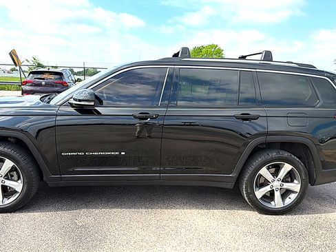 Used 2022 Jeep Grand Cherokee L Limited image 4