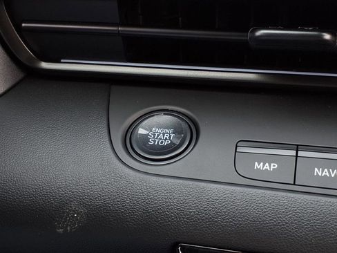 Certified 2025 Hyundai Elantra SEL image 8