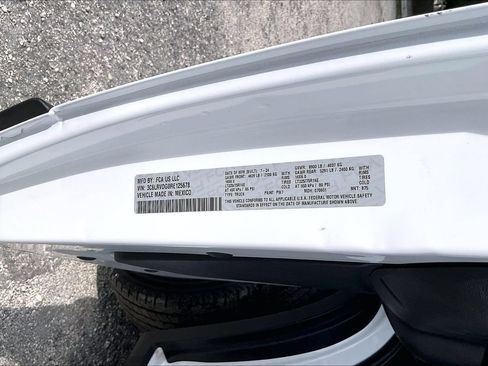 Used 2024 RAM ProMaster 2500 w/ Convenience Group FWD image 14