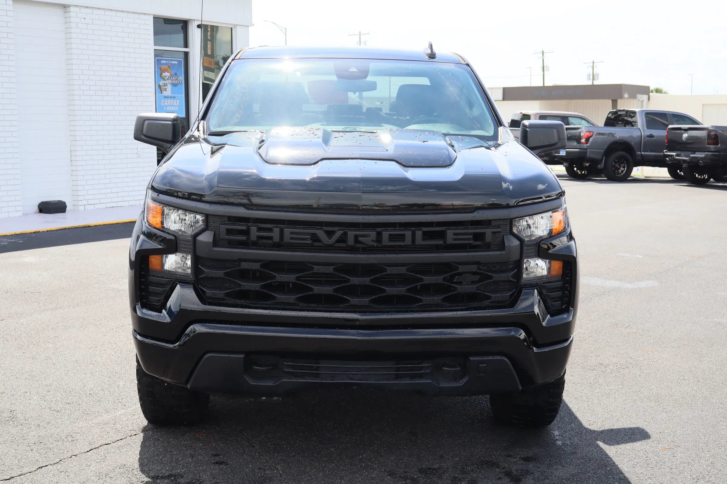 Used 2024 Chevrolet Silverado 1500 Custom Trail Boss w/ Midnight Edition AWD/4WD image 2