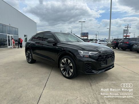 Used 2025 Audi Q8 Prestige image 2