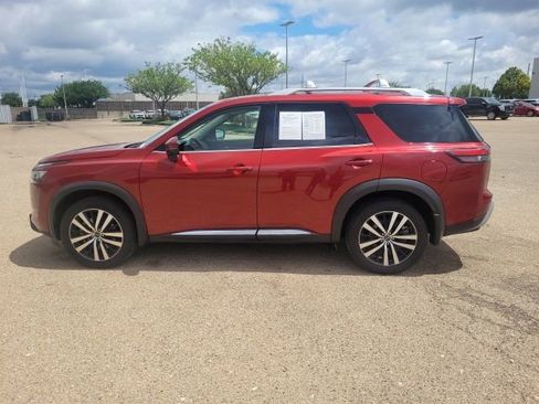 Certified 2023 Nissan Pathfinder Platinum FWD image 9