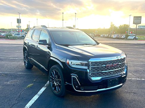 Used 2023 GMC Acadia Denali w/ Black Diamond Edition FWD image 3