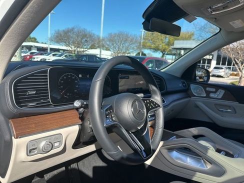Certified 2025 Mercedes-Benz GLS 450 4MATIC image 18