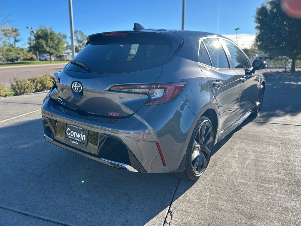 Used 2027 Toyota Corolla XSE FWD image 9