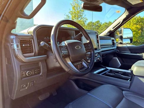 Used 2025 Ford F250 Platinum w/ FX4 Off-Road Package image 23