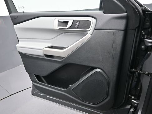 Used 2023 Ford Explorer XLT w/ Equipment Group 202A image 12
