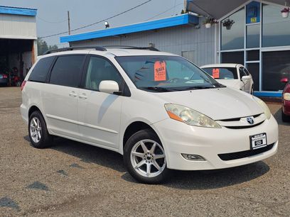 Used 2006 Toyota Sienna XLE w/ XLE Pkg 9