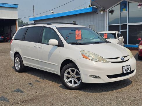 Used 2006 Toyota Sienna XLE w/ XLE Pkg 9 AWD/4WD image 1