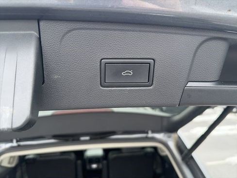 Used 2023 Volkswagen Atlas SEL R-Line image 19